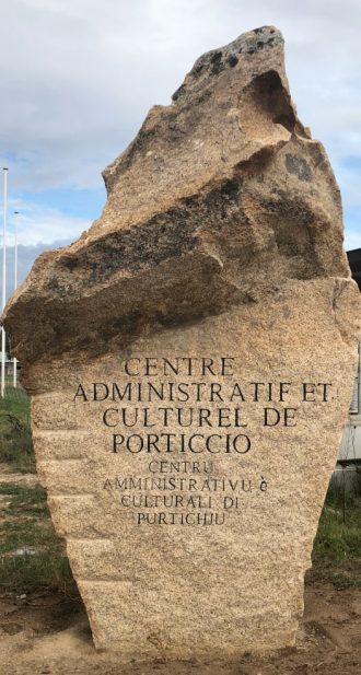 monolithe-mairie-de-grosseto-prugna-porticcio