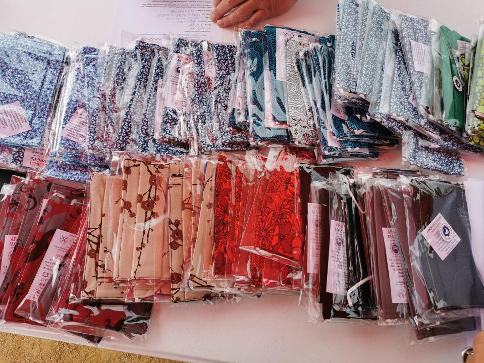 Distribution de masques à la population