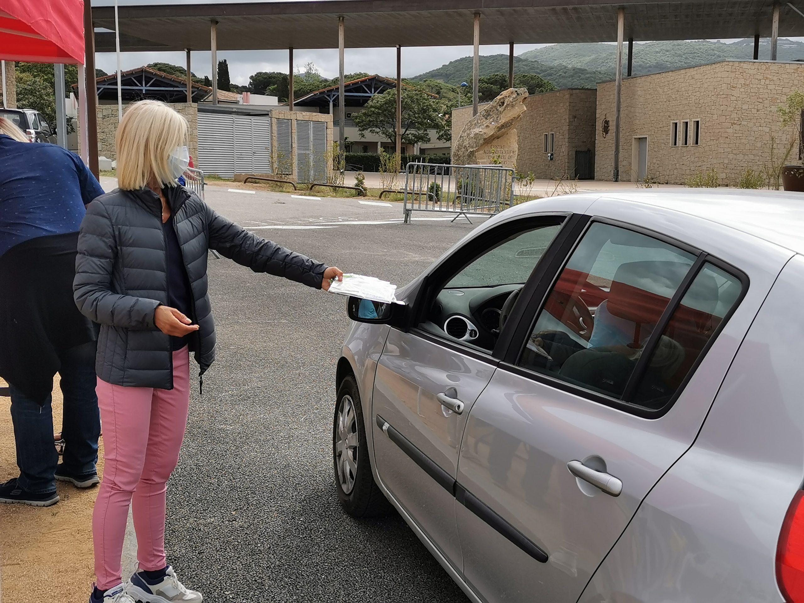 Distribution de masques en Drive – Mercredi 18 Novembre- Place Saint Laurent